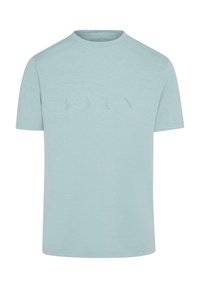 Ljusblå kortärmad t-shirt med rund halsringning och subtilt präglade bokstäver över bröstet.