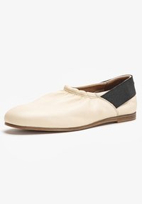 Inuovo Chaussons - beige