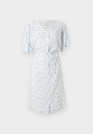 ONLY Carmakoma, CAREVIDA DRESS - Hverdagskjole - cloud dancer