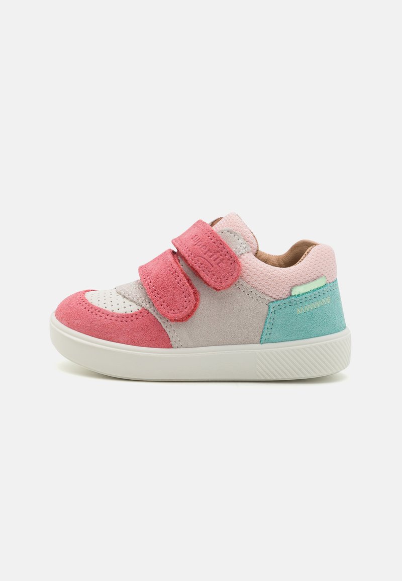 Velcro sneaker in grey, pink, and teal suede. Rounded toe, white rubber sole, and contrasting panels. Smooth inner lining.