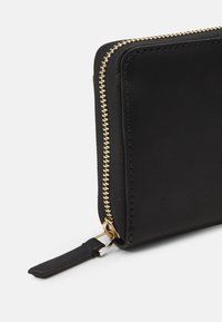 BOSS ARIELL ZIPAROUND - Lompakko - black
