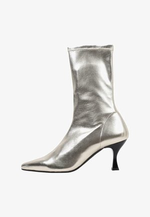 LIMMA VENEZUELA - Stiefelette - gold