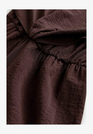 Next, SHORT SLEEVE - Mono - burgandy red