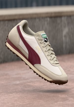 EASY RIDER  - Sneakers low - warm white/ruby shimmer