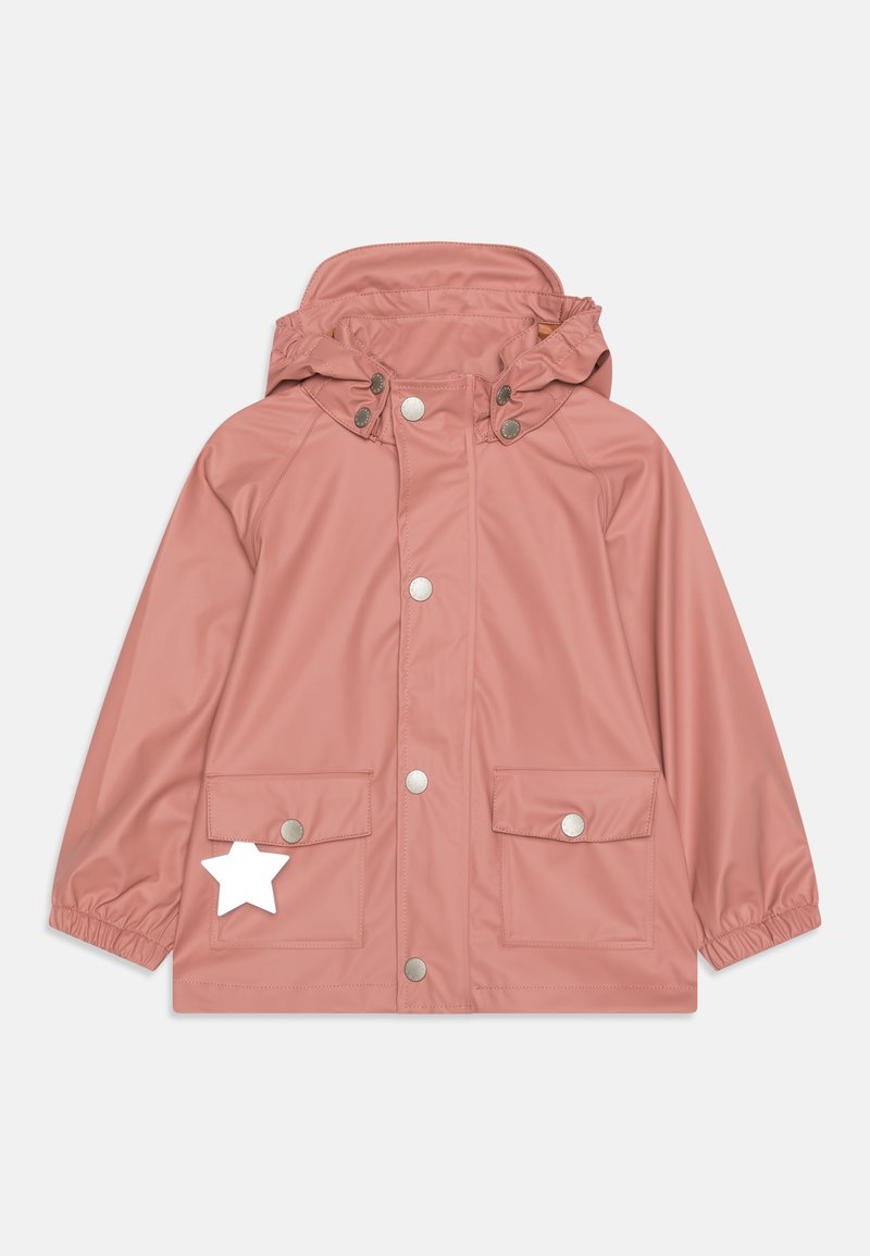 Imperméable rose à capuche avec boutons-pression à l'avant, deux poches à rabat devant et poignets élastiqués, présenté sur un fond uni.