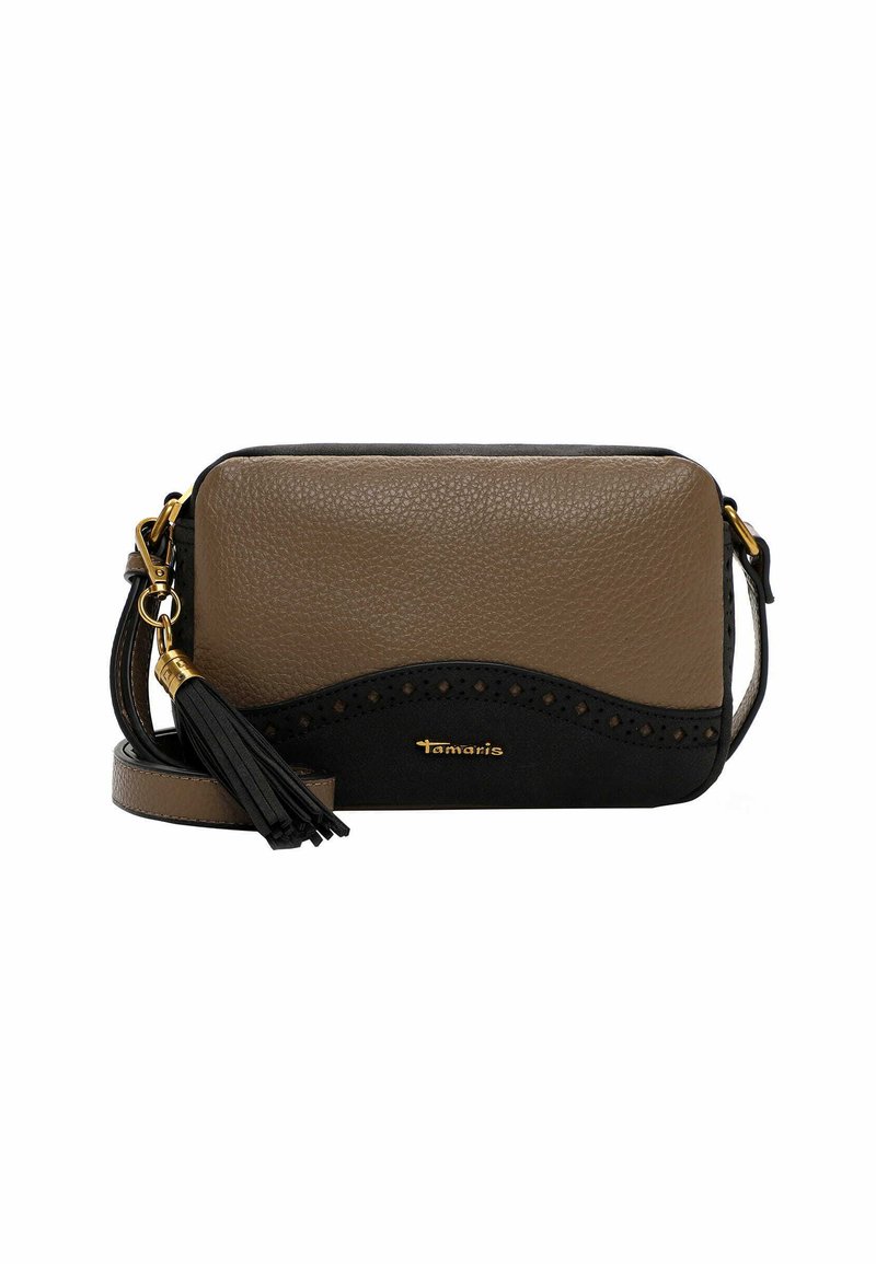 Braune Leder-Crossbody-Tasche mit schwarzen Akzenten, geschwungenem Design, goldenen Beschlägen und einem Quastendetail. Verfügt über ein perforiertes Muster entlang der Naht.