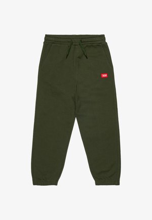 Pantaloni della tuta in cotone verde oliva con vita elastica, coulisse e tasche laterali; presenta un piccolo badge con logo rosso sul davanti.