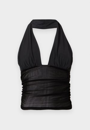Μαύρο halter τοπ με βαθύ V-λαιμό, συγκεντρωμένη υφή στη μέση και λεία ύφανση. Διαθέτει λουράκι για halter και χωρίς ορατές κλείσεις.
