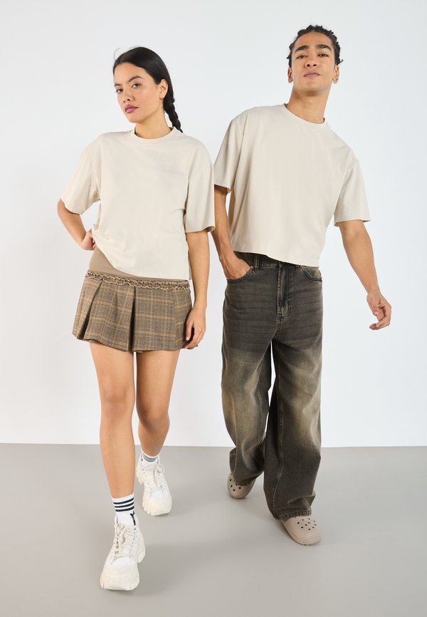 UNISEX BASIC BOXY CROPPED T SHIRT - Basic T-shirt - oatmeal3