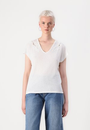 VMBILSA V NECK - T-shirts - snow white