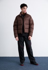 Jordan PUFFER - Jakna ispunjena paperjem - baroque brown/black