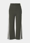 FUTURE ICONS - Pantaloni sportivi - legend ivy