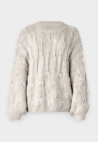 Pull en maille épaisse couleur crème avec motifs texturés, col, poignets et ourlet côtelés, présenté sur un fond blanc.