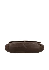 Coussin rectangulaire en cuir marron foncé avec des coutures visibles le long des bords et une surface légèrement arrondie et rembourrée.