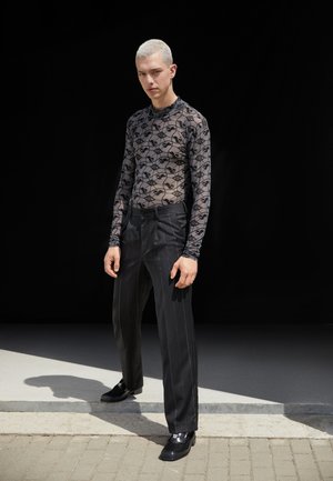 MONOGRAM TURTLENECK - Top dugih rukava - sand