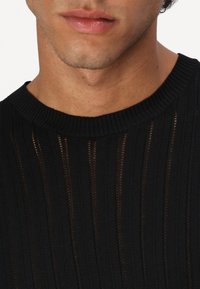 Bruuns Bazaar LEOBBCABLINO CREWNECK KNIT - Pullover - black