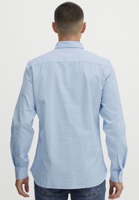 Casual Friday ANTON jasnoniebieski