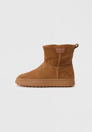 SNOWHILL - Talvesaapad - cognac
