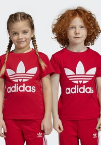 adidas Originals ADICOLOR TREFOIL - Potiskana majica - red