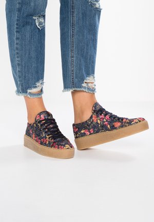 Matalavartiset tennarit - blue