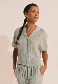 No seleccionado, green