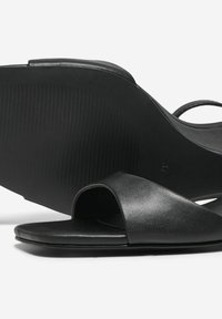 ONLY SHOES Sandali con zeppa - black