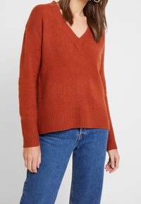 GAP Sweter