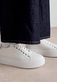Calvin Klein BUBBLE CUPSOLE LACE UP - Sportbačiai - white/silver