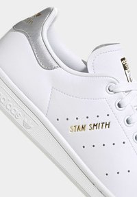 adidas Originals STAN SMITH - Matalavartiset tennarit - cloud white silver metallic gold metallic