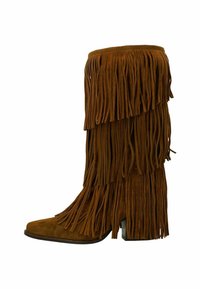 Fransen-Ankle-Boots aus weichem braunem Veloursleder, mit geschichteten Fransen, einer spitzen Zehenpartie und einem gestapelten Absatz, der ein strukturiertes Erscheinungsbild bietet.