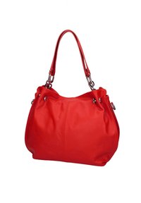 Borsa a mano in pelle rossa con design morbido, doppie tracolle per spalla e dettagli in metallo color argento. Texture liscia con dettagli cuciti.