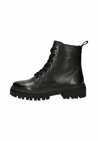 Botas de cuero negro hasta el tobillo con un acabado texturizado, punta redonda, parte delantera con cordones, suela gruesa estriada y detalles de costura blanca en contraste.
