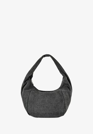 Ciemnoszara torba na ramię z szerokim paskiem i przednią kieszenią, przedstawiona na białym tle.