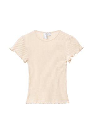 Smėlio spalvos trumpomis rankovėmis viršus su raštuotais dryželiais, apvalios iškirptės ir raukšlėtomis rankovių bei apačios kraštinėmis, išdėliotas ant baltos fono.