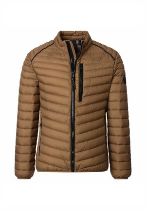 Braune gesteppte Pufferjacke mit schwarzen Reißverschlussdetails, Stehkragen, Brusttaschenreißverschluss und Seitentaschen, vor einem weißen Hintergrund präsentiert.