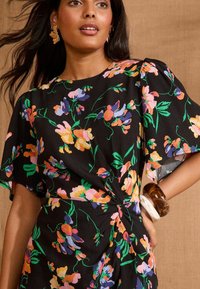 Love & Roses Maxi ruha - black floral