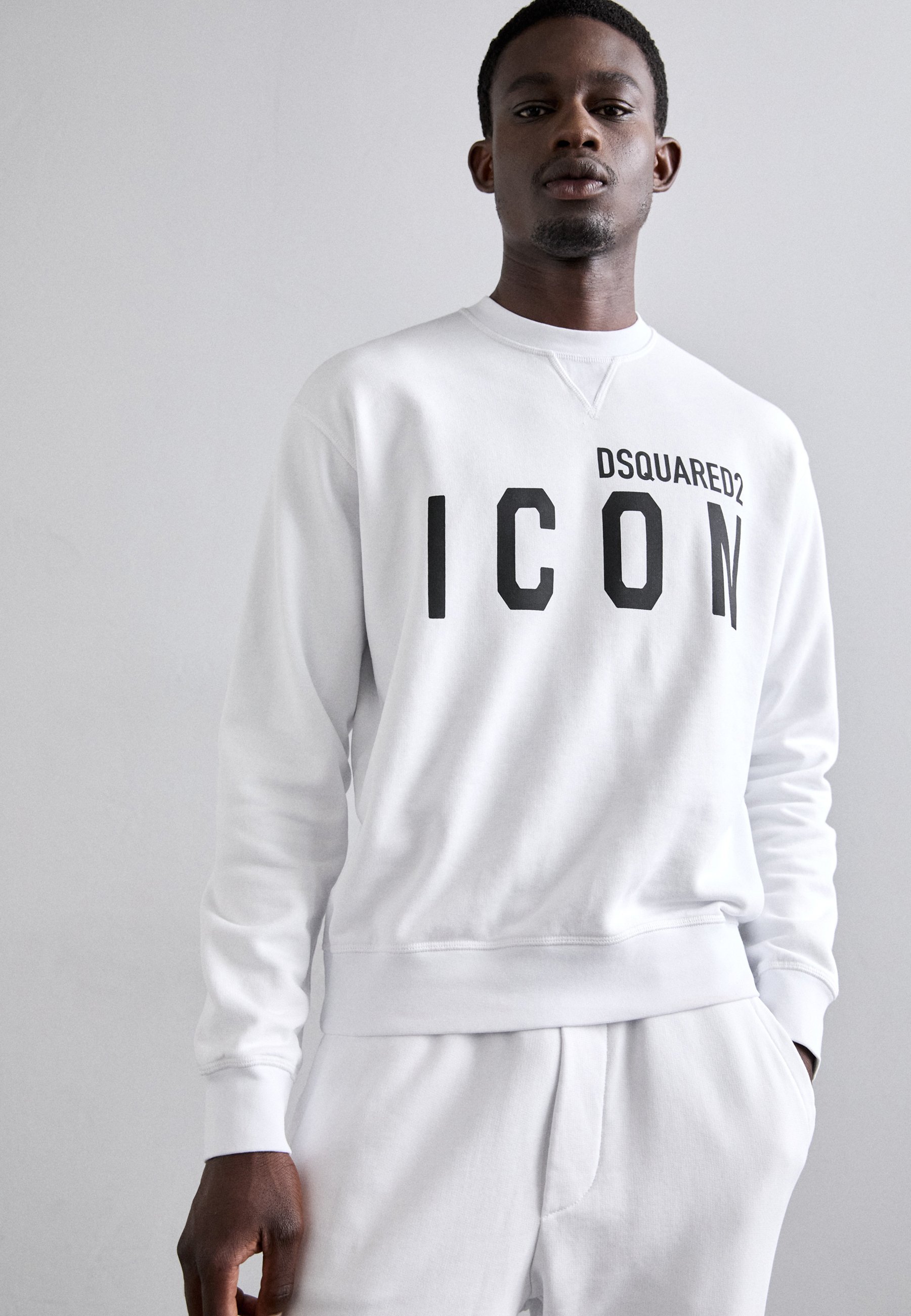 スウェット・トレーナー DSQUARED2 'Cool Fit' sweatshirt White Dsquared2 Cool Fit Leaf Sweatshirt White at CareOfCarl.com