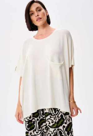 blue shadow KIONA - T-shirt basique - ecru
