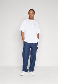 Converse STAR FLOWER TEE UNISEX - Camiseta estampada - white