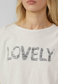 Thumbnail Image 3
