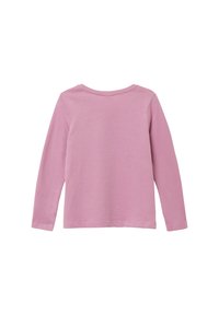 Ein schlichter Langarm-T-Shirt mit Rundhalsausschnitt in einheitlichem helllila, von hinten auf weißem Hintergrund gezeigt.