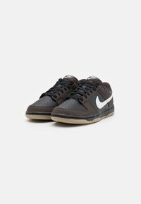 Nike Sportswear DUNK - Sporta apavi - black/summit white/brown/khaki