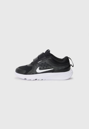 STAR RUNNER 5 UNISEX - Road running shoes - black/white