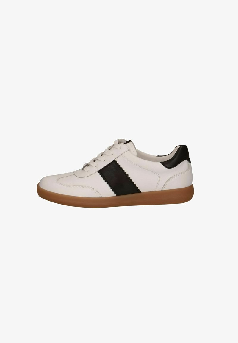 Baskets en cuir blanc avec bande latérale en zigzag noir, languette de talon noire, lacets blancs et semelle en caoutchouc, vues de côté.