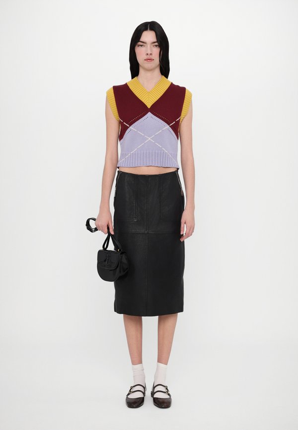 KING - Waistcoat - bordeaux3