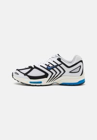 AIR PEGASUS 2005 - Tenisice - white/photo blue/black/neutral grey/sail/metallic silver