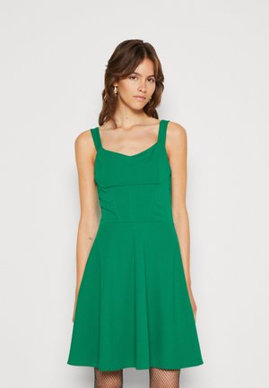 WAL G. RONA DROP WAIST SKATER - Φόρεμα από ζέρσεϊ - leaf green