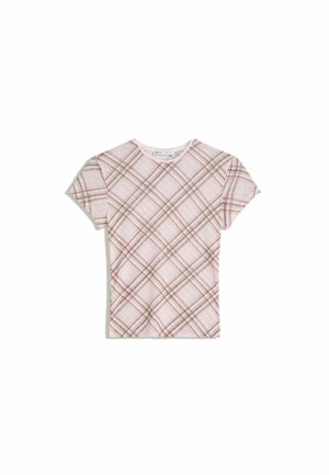 T-shirt rosa a maniche corte con motivo a quadri diagonali marroni, collo a giro, e sottile bordo arricciato sul collarino, disteso su uno sfondo bianco.