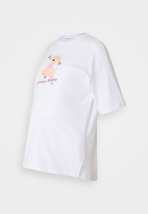 White cotton t-shirt with short sleeves, featuring a colorful cartoon deer graphic and text "Drama Mama" in pink. Side slits at the hem.