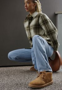 UGG NEUMEL - Ankelboots - chestnut